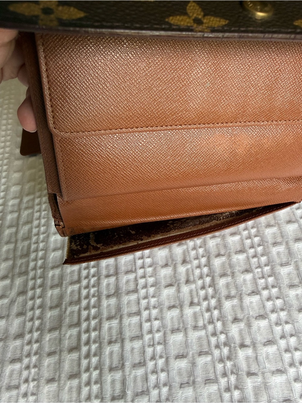 Large Louis Vuitton Wallet - Picture 10 of 14